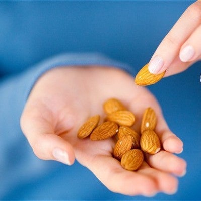 How Eating Almonds Can Help You Lose Weight & Belly Fat